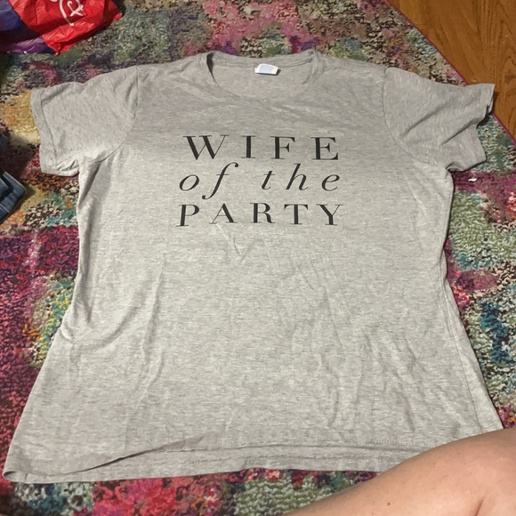 Bride tote and Wife of the Party T-shirt. - Picture 5 of 5
